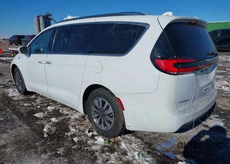 2021 Chrysler Pacifica Hybrid Touring L z USA, uszkodzony, nr VIN 2C4RC1L78MR586455